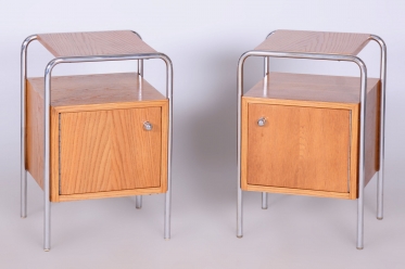 3285 Pair of bedside tables