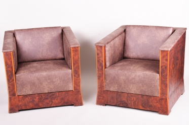 1582 Pair of cubist arm-chairs