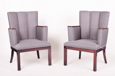 1604 Pair of arm-chair