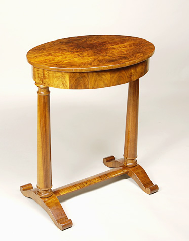 167 Small oval table