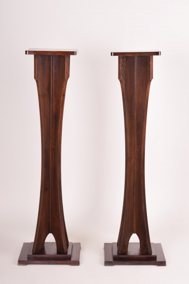 1646 Pair of pedestals