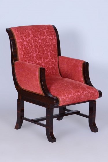 3376 Armchair