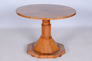 3418 Round dining table