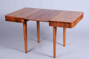 3824 Dining table