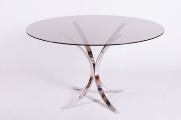 3827 Round dining table