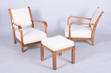 3983 P13 - Pár křesel s taburetem