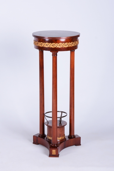 4090 P11 - Podstavec