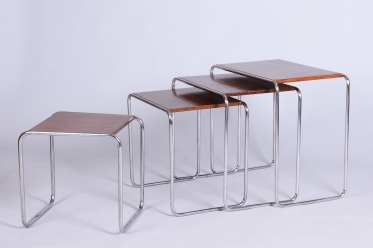 4093 P11 - Hnízdové stolky