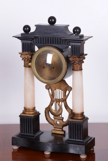 4258 H1/H135 - Portálové dvousloupové hodiny