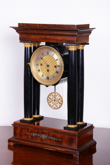 4337 H1/H214 - Portálové čtyřsloupové hodiny