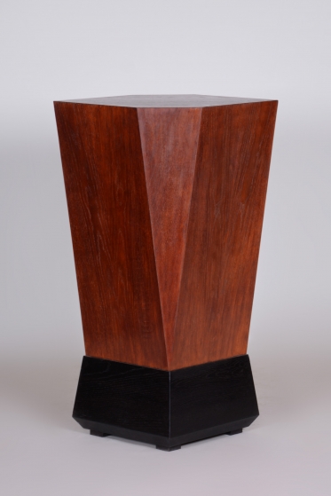 759 Cubist pedestal
