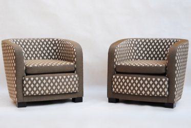 945 Pair of arm-chairs